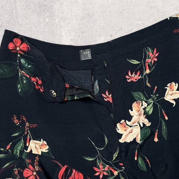 Zara Black Cream Red Floral Print Super High Rise Flowy Ruffle Shorts Sz M - Picture 3 of 10
